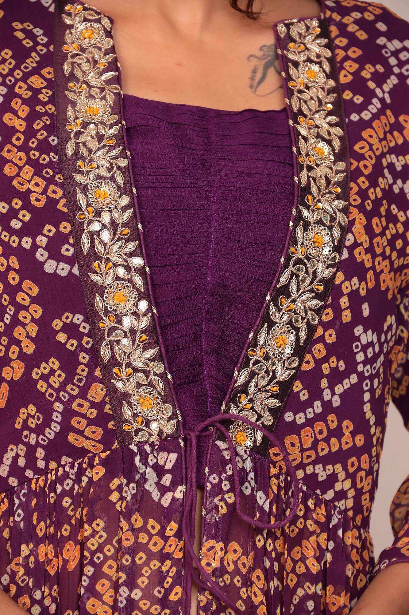 Sure! Heres an optimized title for the e-commerce product:

Exquisite Bandhej Georgette Jacket-Style Suit with Intricate Gota Patti and Thread Embroidery