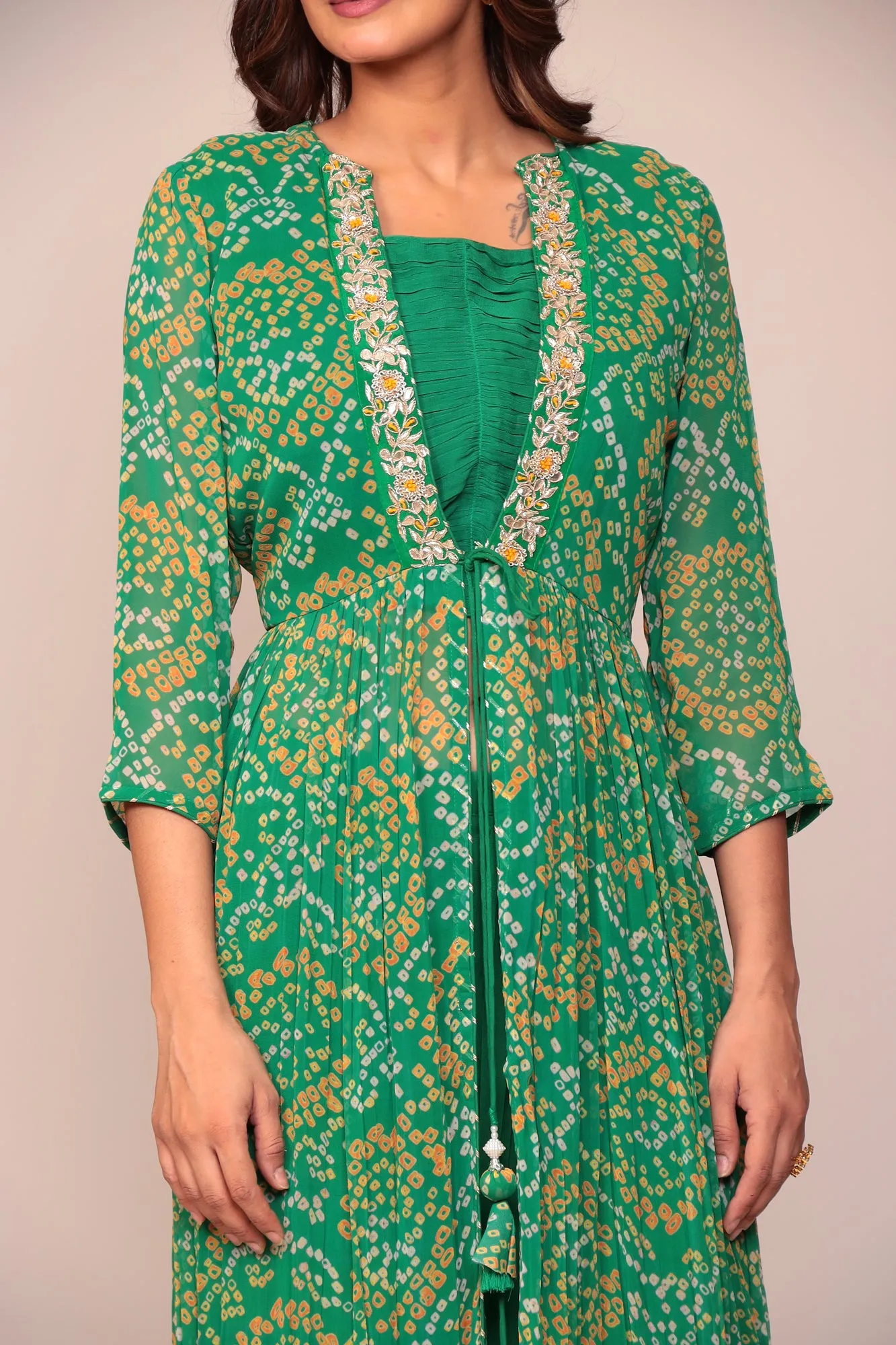 Sure! Heres an optimized title for the e-commerce product:

Exquisite Bandhej Georgette Jacket-Style Suit with Intricate Gota Patti and Thread Embroidery