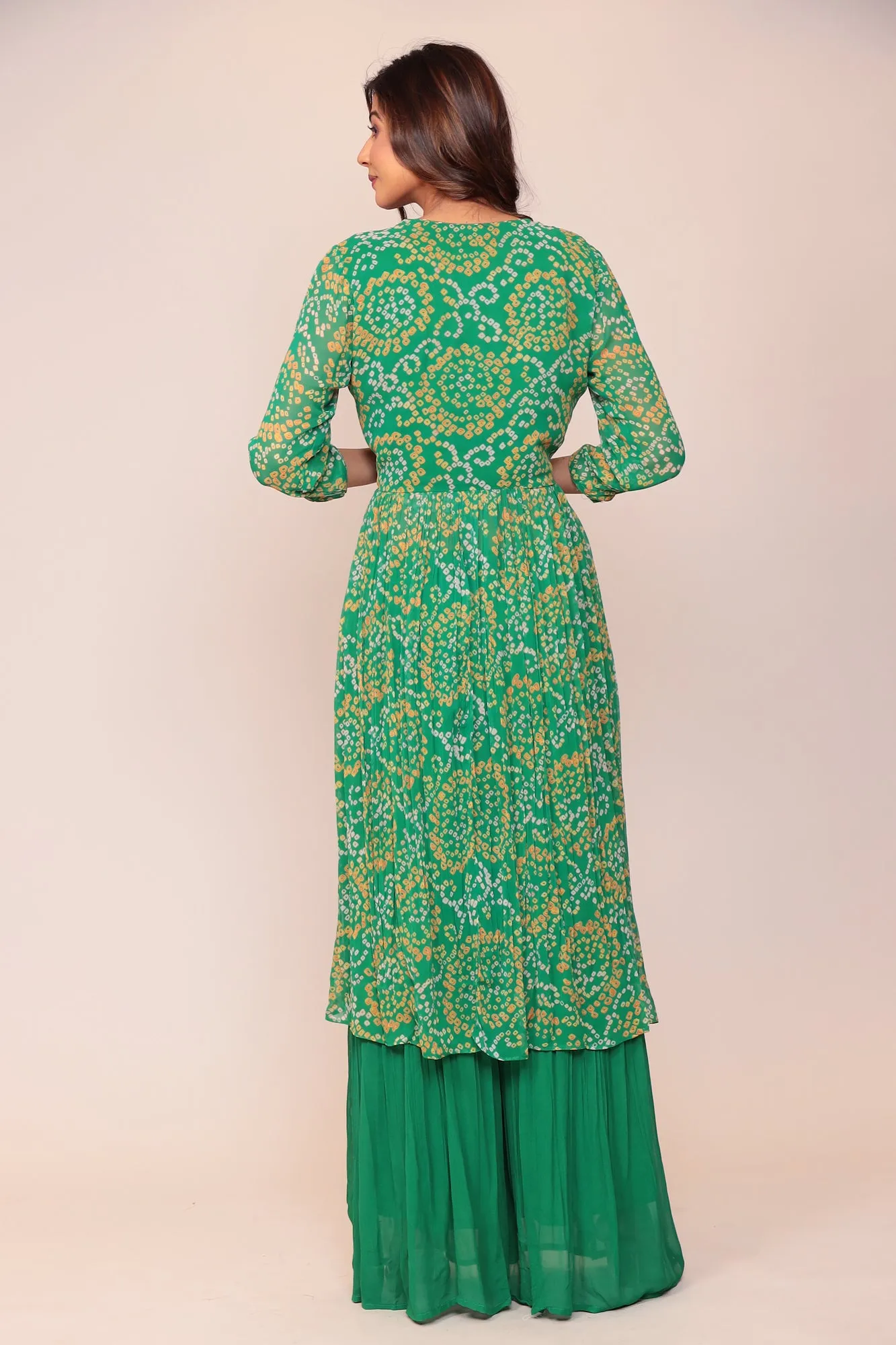 Sure! Heres an optimized title for the e-commerce product:

Exquisite Bandhej Georgette Jacket-Style Suit with Intricate Gota Patti and Thread Embroidery