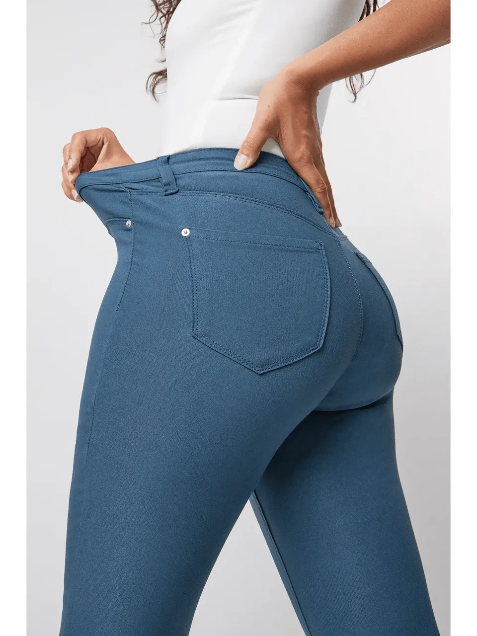 Jasmine Hyperstretch Skinny Jeans
